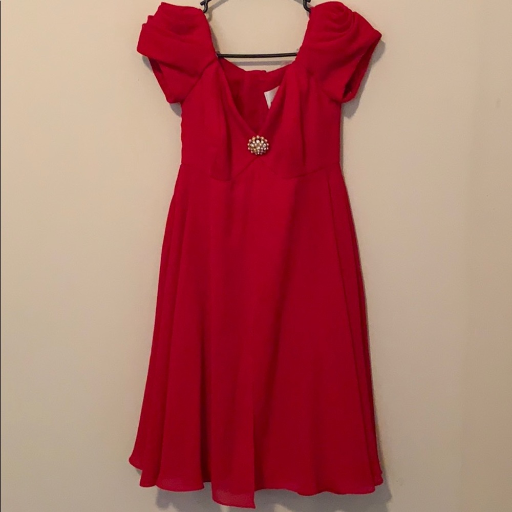 Red Rose Circle V-neck Dress.